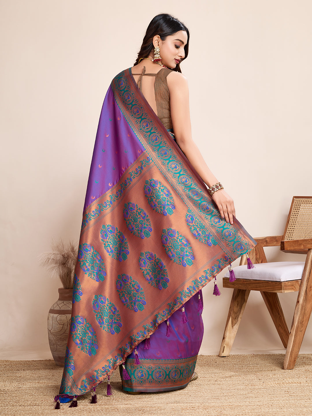Pure Jacquard Silk Saree with Vibrant Zari Jharokha Work | Vera Fashion