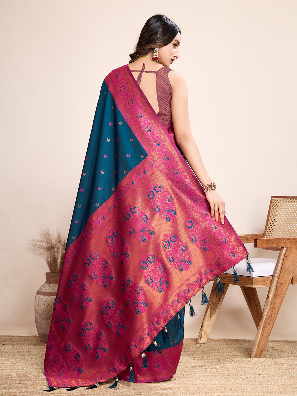 Pure Jacquard Silk Saree with Vibrant Zari Jharokha Work | Vera Fashion
