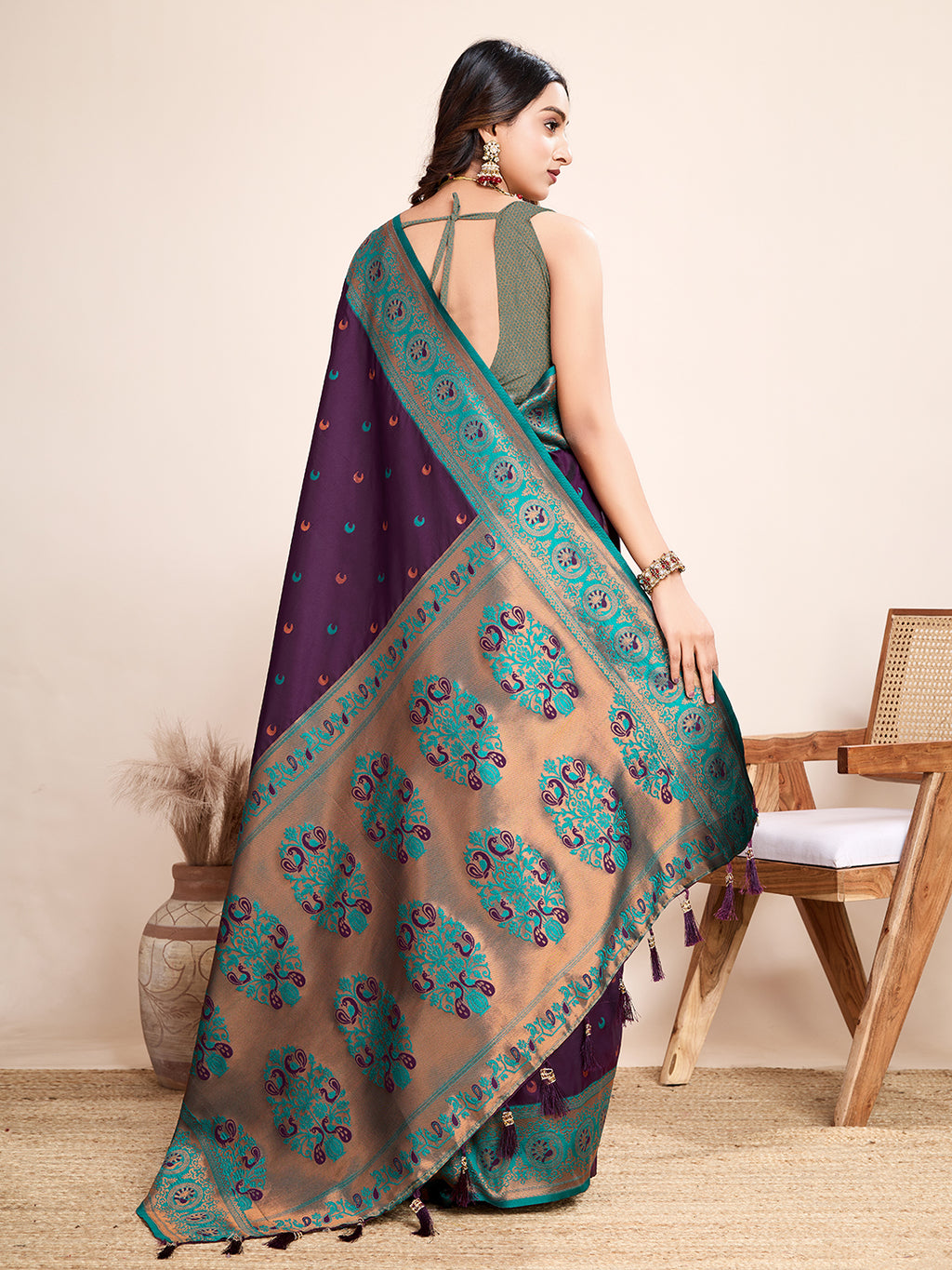 Pure Jacquard Silk Saree with Vibrant Zari Jharokha Work | Vera Fashion