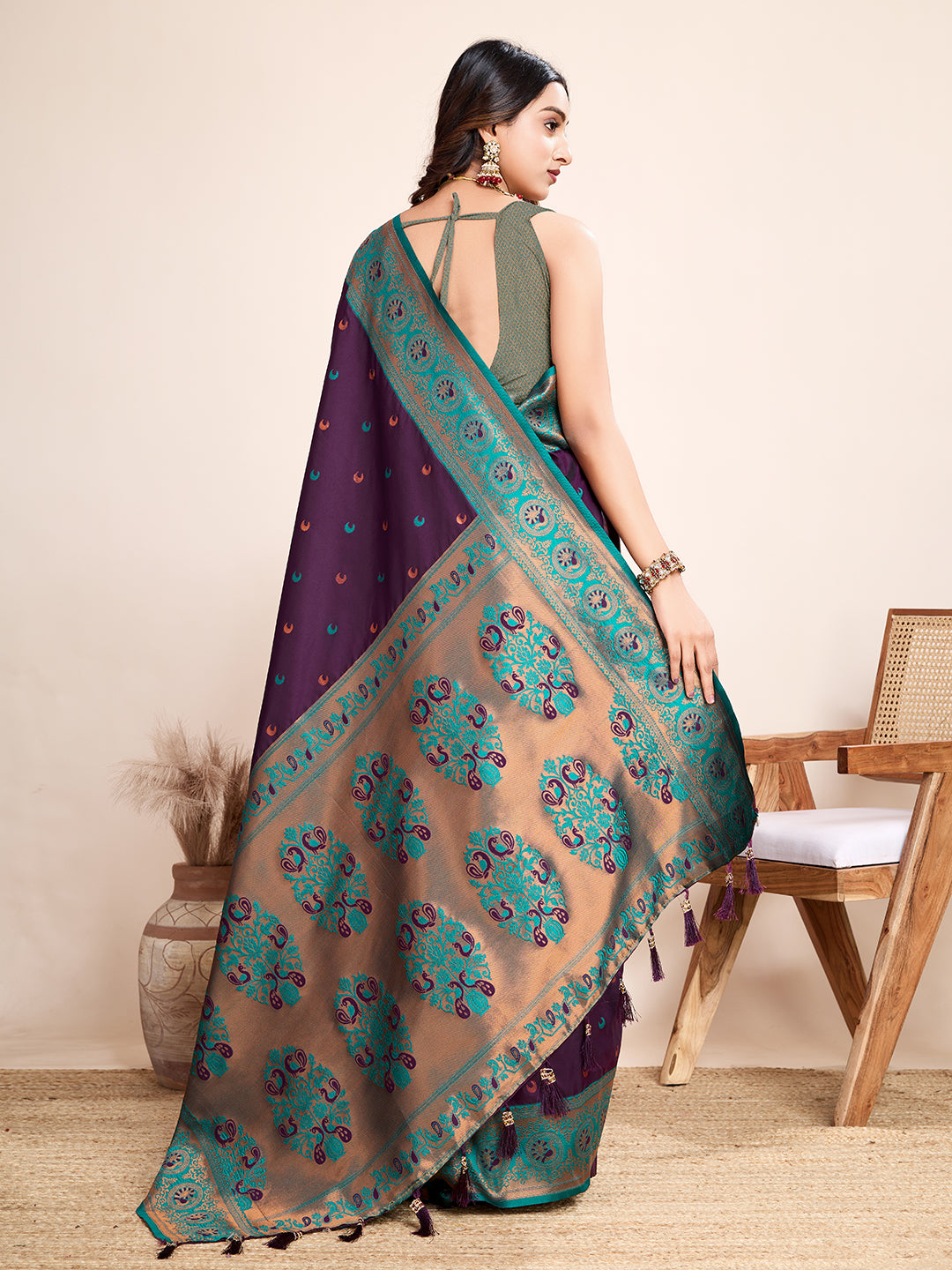 Pure Jacquard Silk Saree with Vibrant Zari Jharokha Work | Vera Fashion