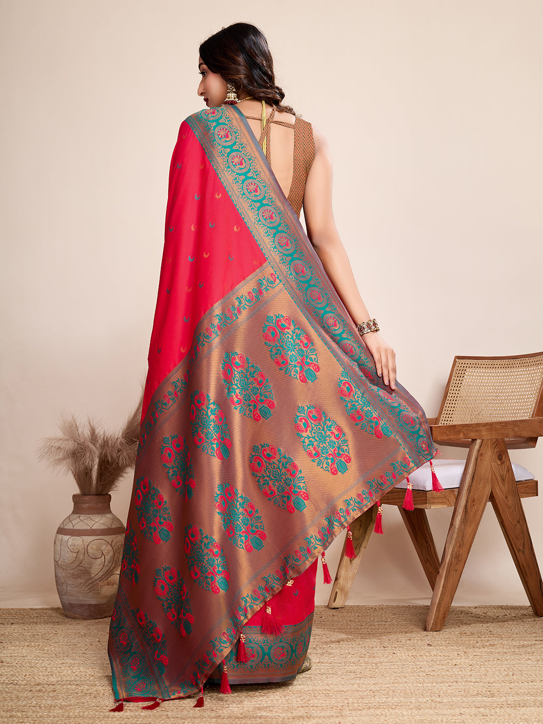 Pure Jacquard Silk Saree with Vibrant Zari Jharokha Work | Vera Fashion