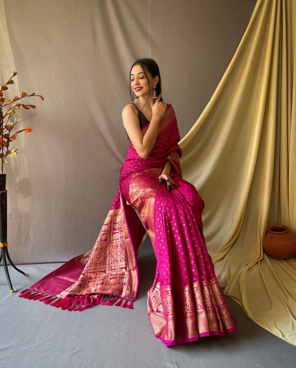 Soft Silk Saree with Double Jari Check Weaving & Rich Pallu