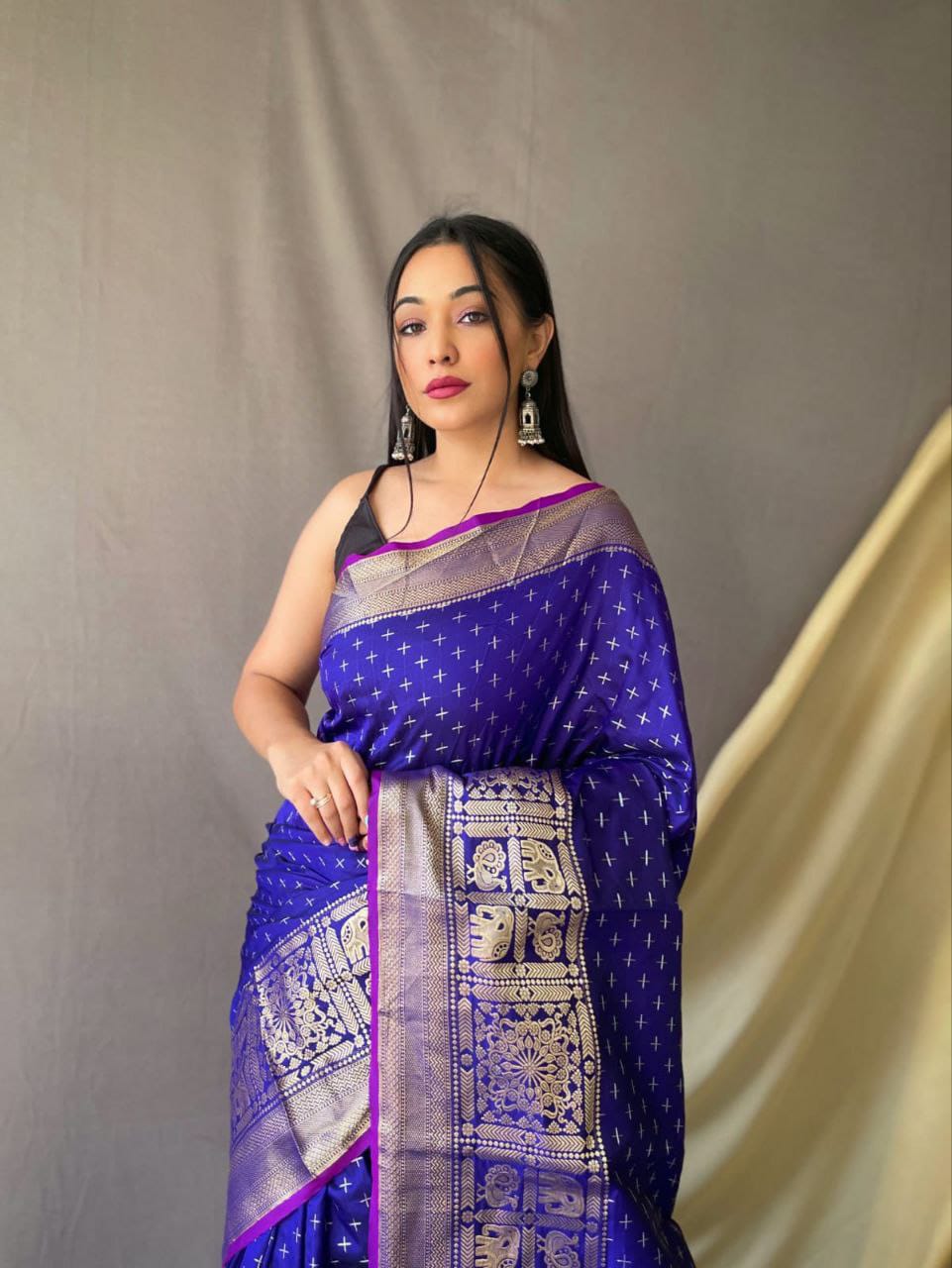 Soft Silk Saree with Double Jari Check Weaving & Rich Pallu