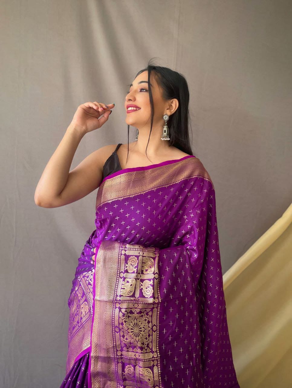 Soft Silk Saree with Double Jari Check Weaving & Rich Pallu