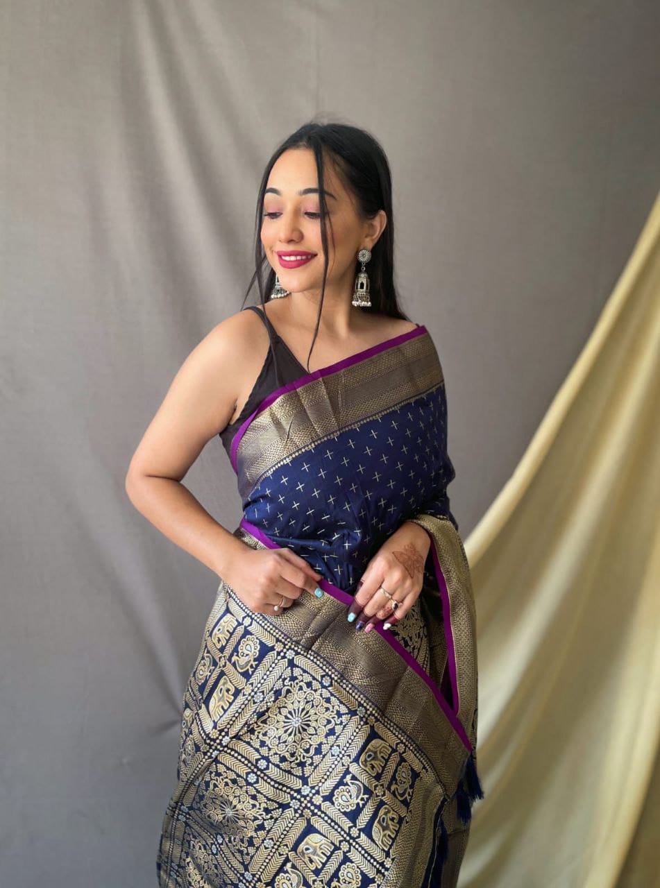 Soft Silk Saree with Double Jari Check Weaving & Rich Pallu