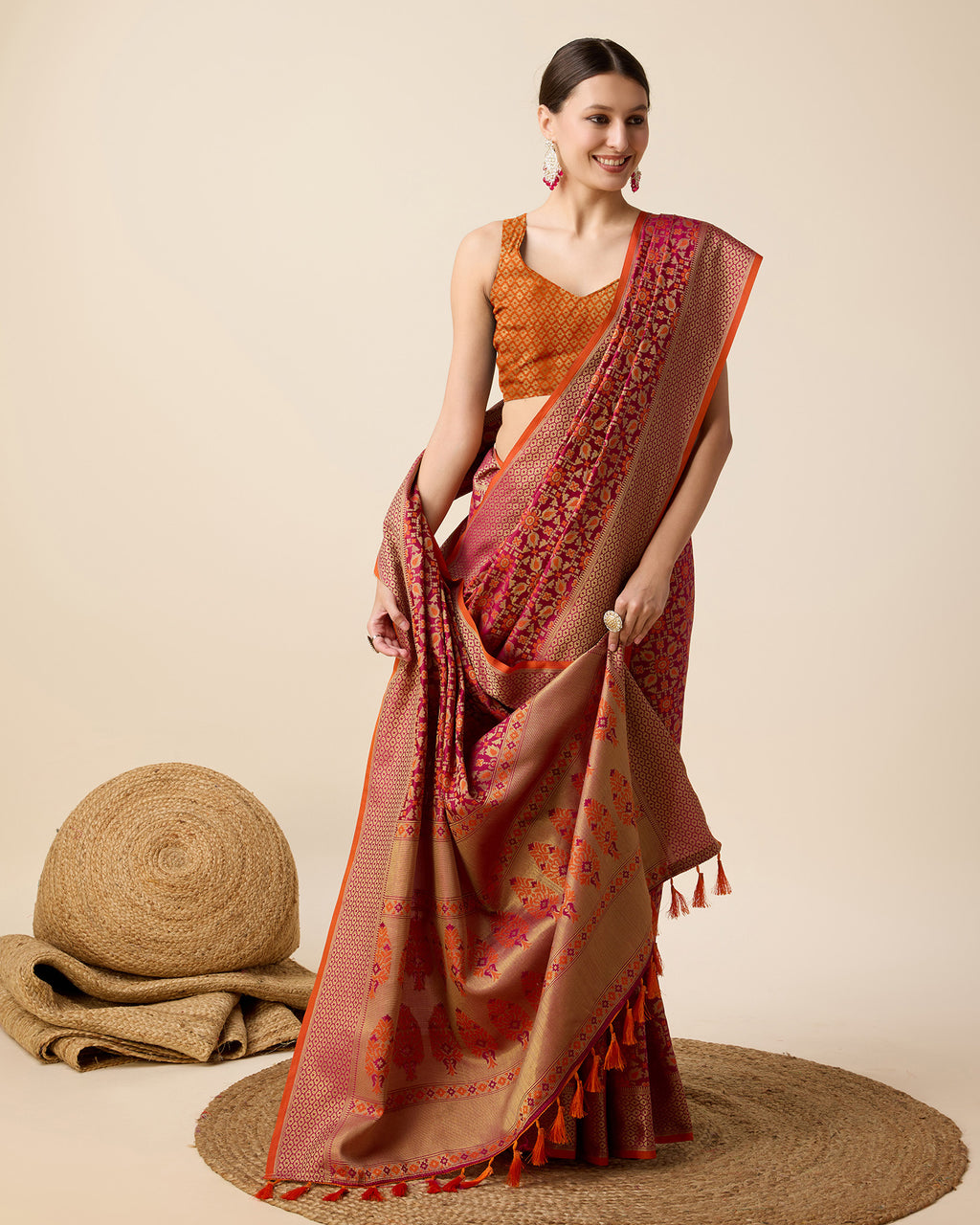 Vera Fashion: Radiant Handwoven Silk Patola Saree with Zari Pallu