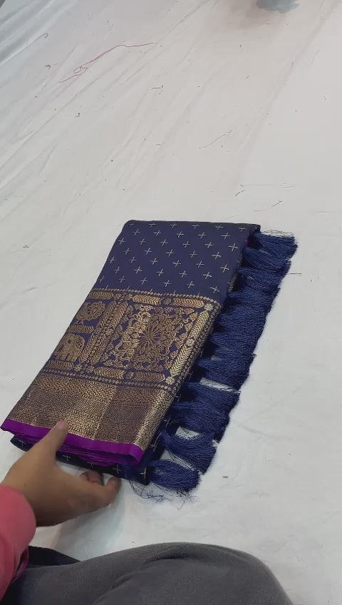 Soft Silk Saree with Double Jari Check Weaving & Rich Pallu
