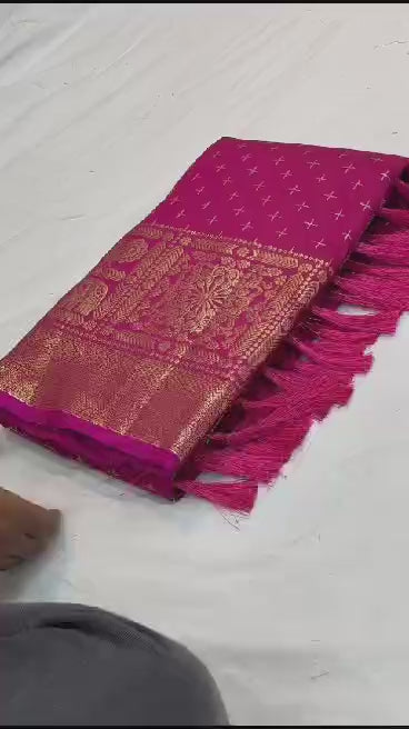 Soft Silk Saree with Double Jari Check Weaving & Rich Pallu