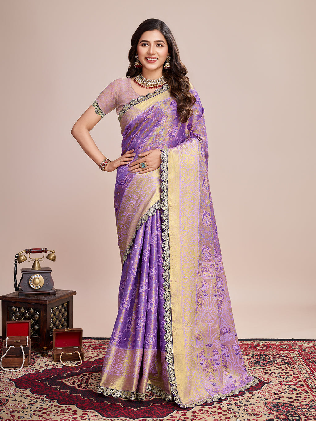 Bollywood Trendy kanjivaram silk saree with blouse piece.